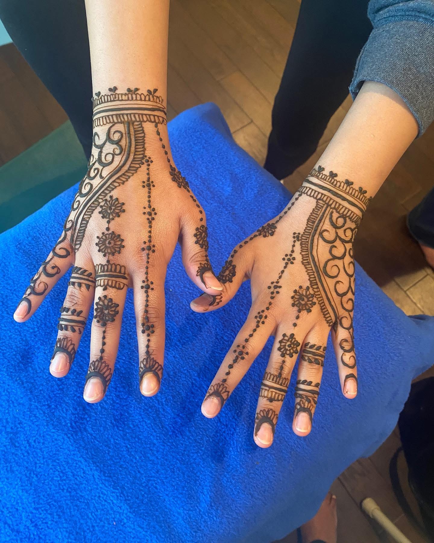 Party Henna Design 2