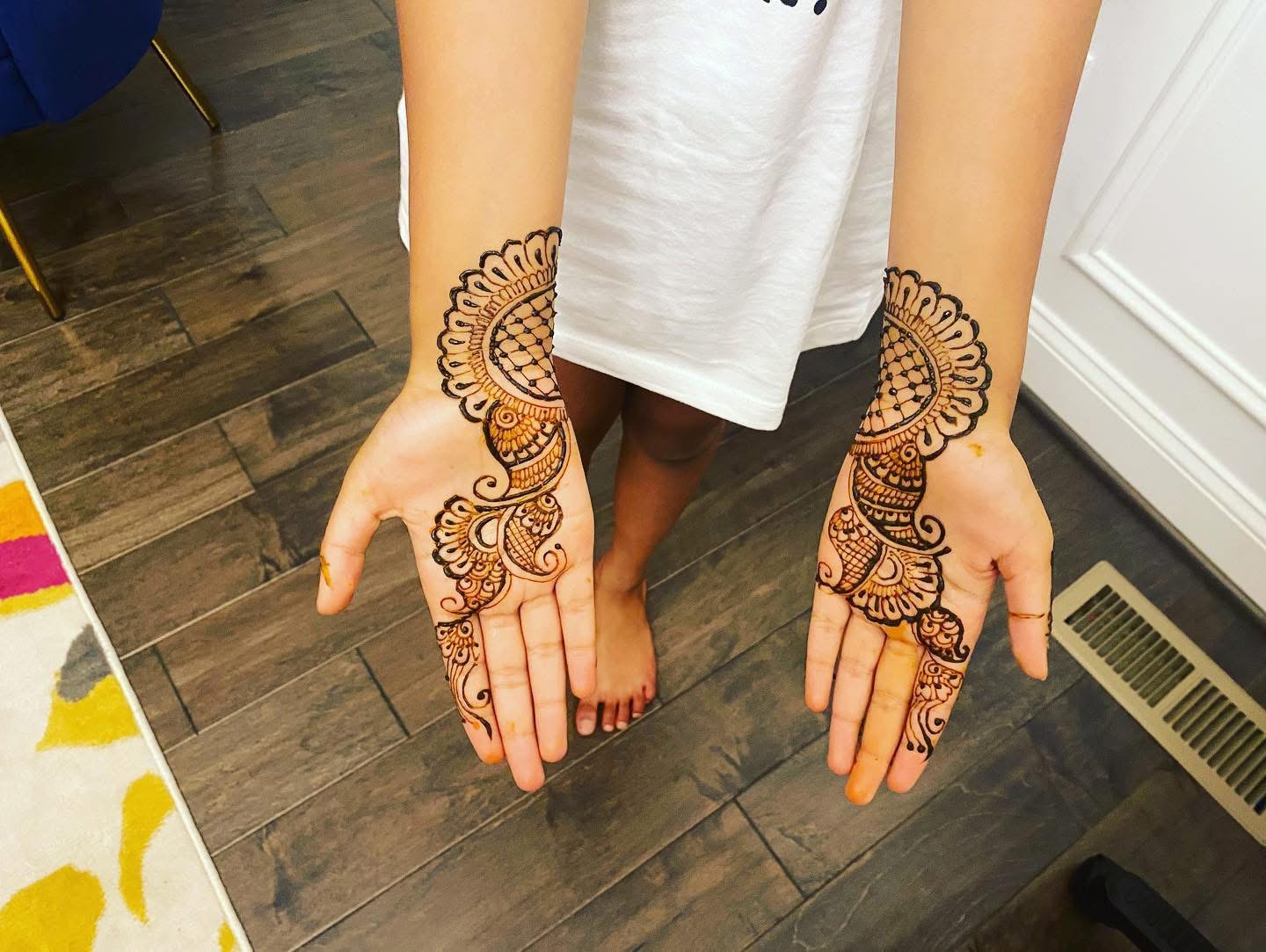 Party Henna Design 4